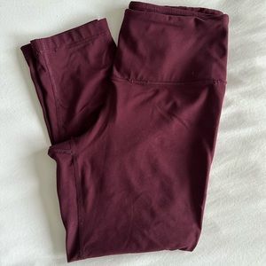 Yogalicious Maroon capri length Leggings